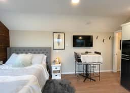 Vashon View Cottage