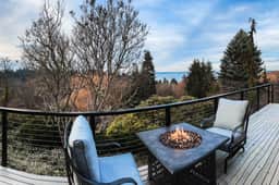 Vashon View Cottage